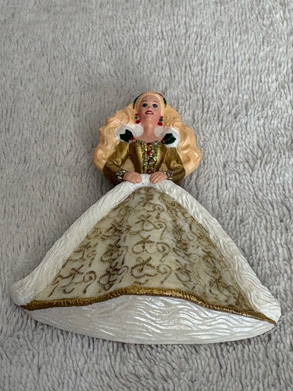 Lot 2 VTG 90’s Blonde Barbie Christmas pin and Black evening Gown Doll Key Chain - Picture 11 of 15